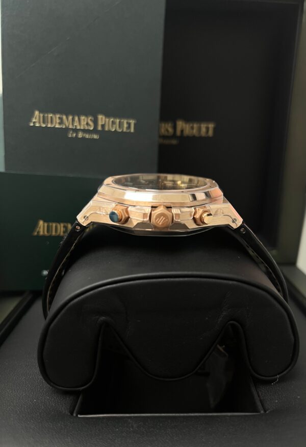 Audemars Piguet ROYAL OAK SELFWINDING CHRONOGRAPH “50TH ANNIVERSARY” Black Dial Black alligator strap 26240OR.OO.D002CR.01 - Image 6