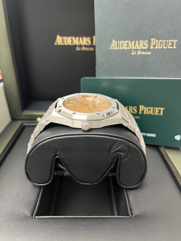 Audemars Piguet Royal Oak Jumbo 18K White Gold Extra Thin Salmon Dial 15202BC.OO.1240BC.01 - Image 4