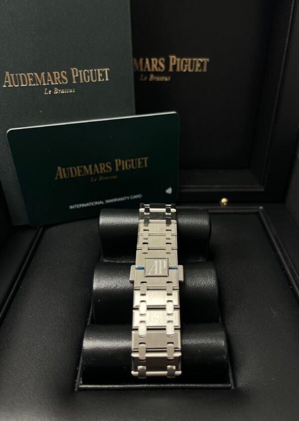 Audemars Piguet Royal Oak Jumbo  16202ST.OO.1240ST.01 - Image 4