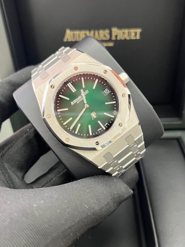 Audemars Piguet Royal Oak Jumbo "Jumbo" Extra-Thin 15202PT.OO.1240PT.01 - Image 10