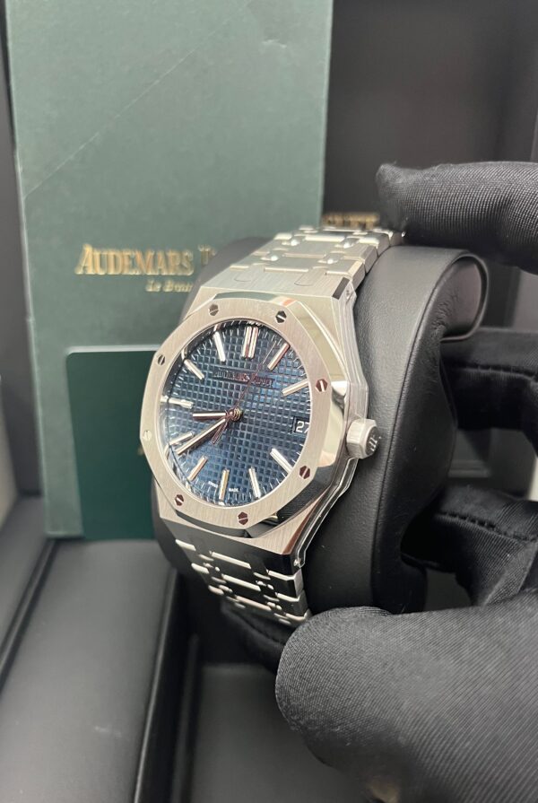 Audemars Piguet Royal Oak 41mm Stainless Steel Blue Dial 15510ST.OO.1320ST.06 - Image 9