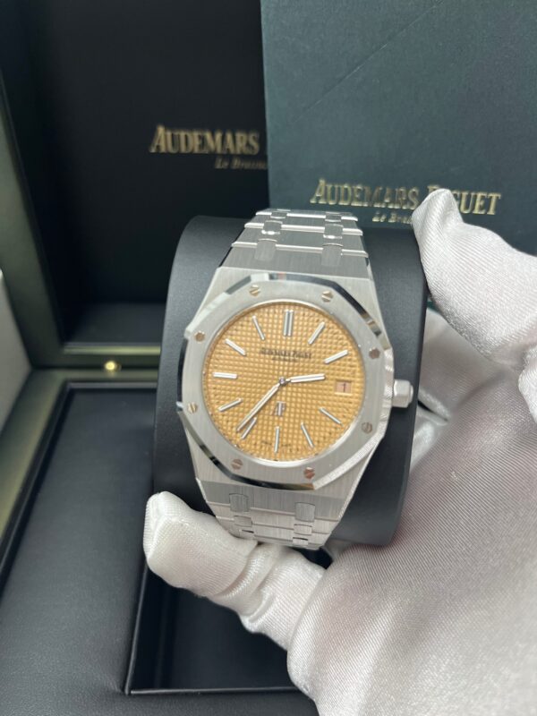 Audemars Piguet Royal Oak Jumbo 18K White Gold Extra Thin Salmon Dial 15202BC.OO.1240BC.01 - Image 3