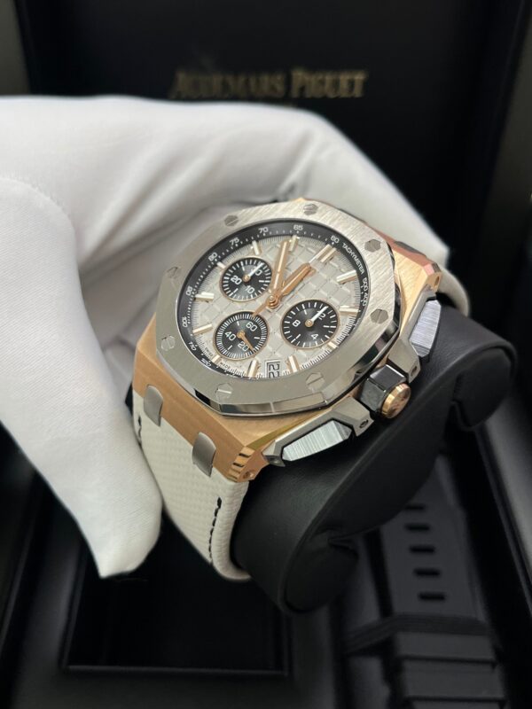 Audemars Piguet Royal Oak Offshore Chronograph 43mm Chronograph 18k Rose Gold and Titanium Grey Dial Ref# 26420OI.OO.A015VE.01 - Image 4