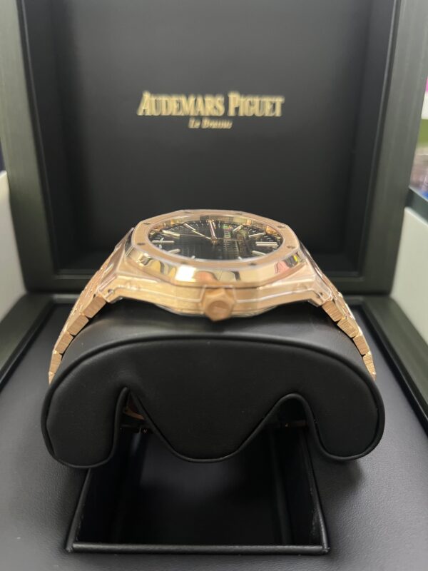 Audemars Piguet Royal Oak Rose Gold 41mm New 2023 Black Dial 15510OR.OO.1320OR.04 - Image 8