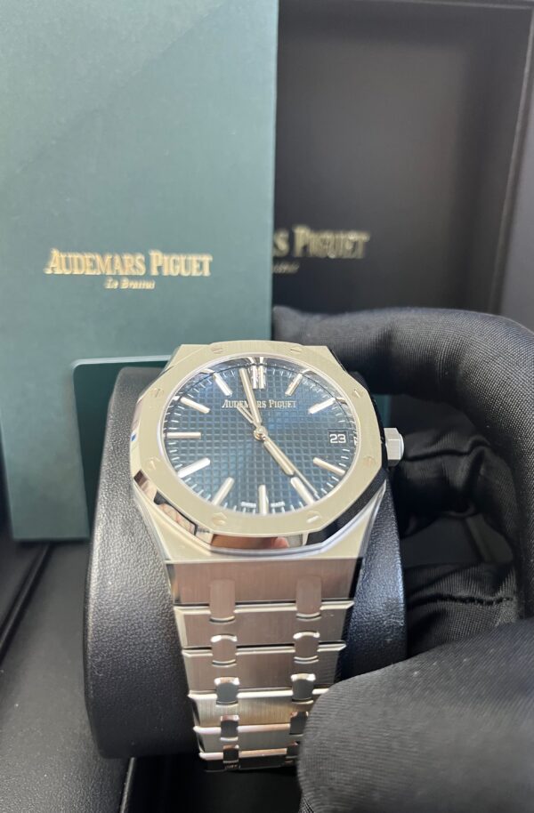 Audemars Piguet Royal Oak Selfwinding "50TH ANNIVERSARY" BLUE DIAL STAINLESS STEEL 41MM 15510ST.OO.1320ST.01 - Image 9