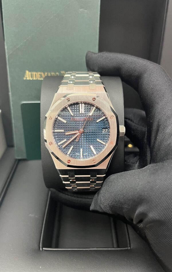 Audemars Piguet Royal Oak 41mm Stainless Steel Blue Dial 15510ST.OO.1320ST.06 - Image 2