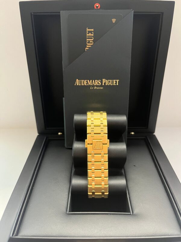 Audemars Piguet Royal Oak Selfwinding Chronograph 41mm/ 18k Yellow Gold/ Blue Dial/ Yellow Sub-Dials (Ref # 26331BA.OO.1220BA.01) - Image 8