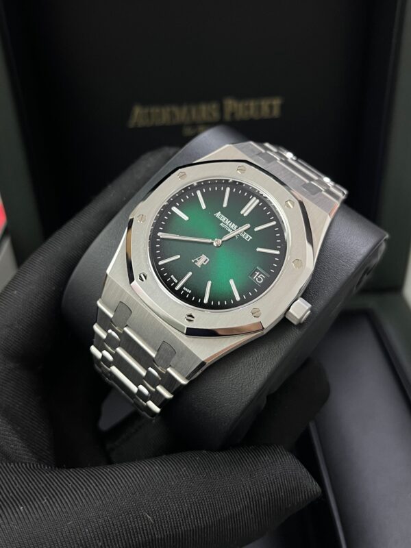 Audemars Piguet Royal Oak Jumbo "Jumbo" Extra-Thin 15202PT.OO.1240PT.01 - Image 3