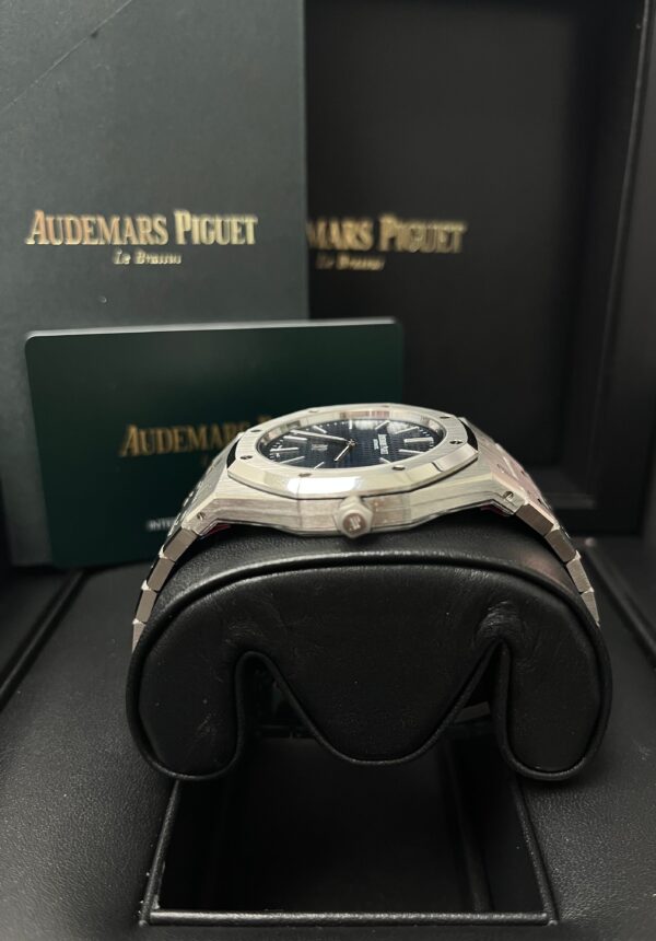 Audemars Piguet Royal Oak Jumbo 39mm Stainless Steel Jumbo Ultra-Thin Blue Dial 15202ST.OO.1240ST.01 - Image 3