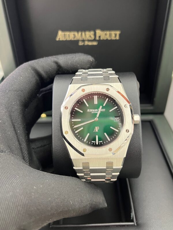 Audemars Piguet Royal Oak Jumbo "Jumbo" Extra-Thin 15202PT.OO.1240PT.01 - Image 9