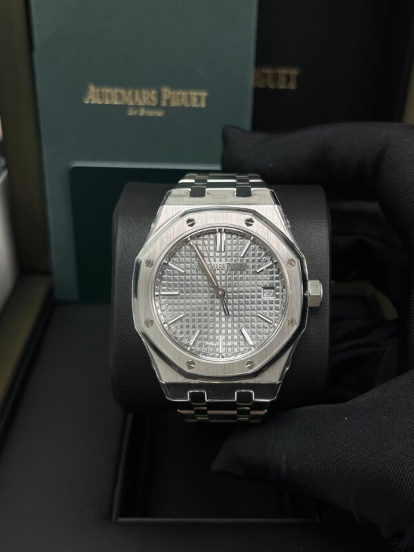 Audemars Piguet Royal Oak "50th Anniversary" 37mm Grey Dial Reference 15550ST.OO.1356ST.03 - Image 6