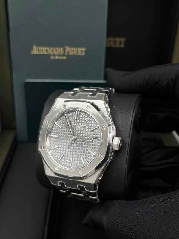 Audemars Piguet Royal Oak "50th Anniversary" 37mm Grey Dial Reference 15550ST.OO.1356ST.03 - Image 7