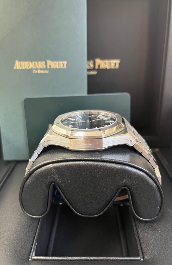 Audemars Piguet Royal Oak Selfwinding "50TH ANNIVERSARY" BLUE DIAL STAINLESS STEEL 41MM 15510ST.OO.1320ST.01 - Image 2