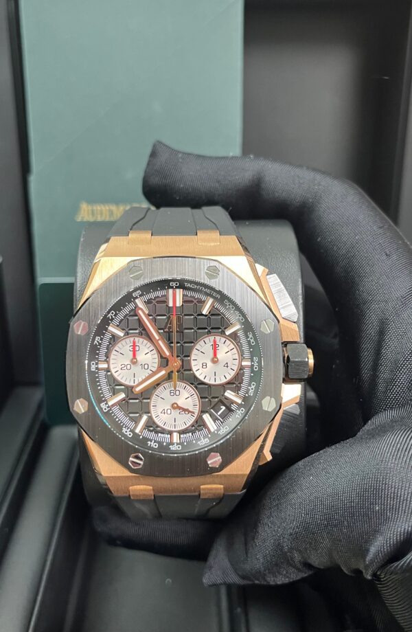 Audemars Piguet Royal Oak Offshore Selfwinding Chronograph (Ref # 26420RO.OO.A002CA.01) - Image 15