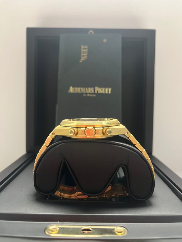 Audemars Piguet Royal Oak Selfwinding Chronograph 41mm/ 18k Yellow Gold/ Blue Dial/ Yellow Sub-Dials (Ref # 26331BA.OO.1220BA.01) - Image 5