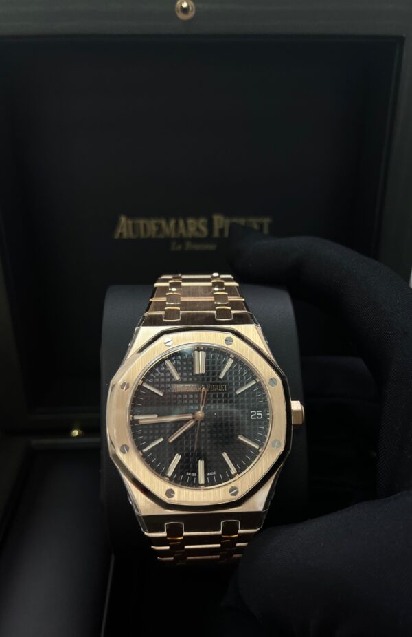 Audemars Piguet Royal Oak Rose Gold 41mm New 2023 Black Dial 15510OR.OO.1320OR.04 - Image 4