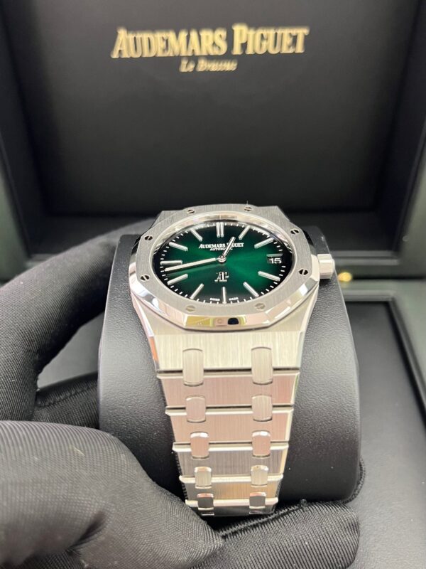 Audemars Piguet Royal Oak Jumbo "Jumbo" Extra-Thin 15202PT.OO.1240PT.01 - Image 2