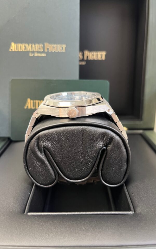 Audemars Piguet Royal Oak Selfwinding "50th Anniversary" 37mm Ice Blue Dial - Reference # 15550st - Image 4