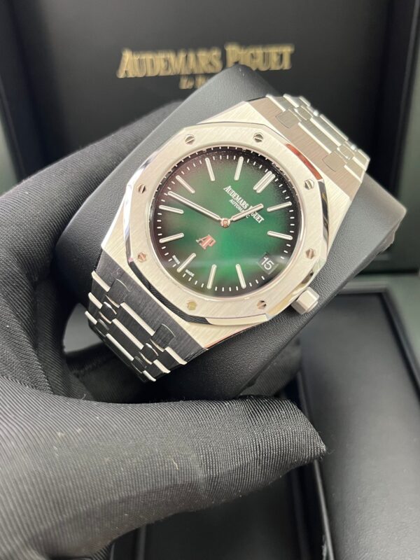 Audemars Piguet Royal Oak Jumbo "Jumbo" Extra-Thin 15202PT.OO.1240PT.01 - Image 11