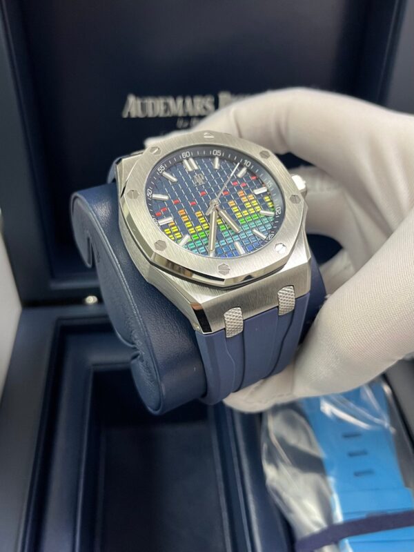 Royal Oak Offshore Selfwinding - Music Edition (Ref# 15600TI.OO.A343CA.01) - Image 9