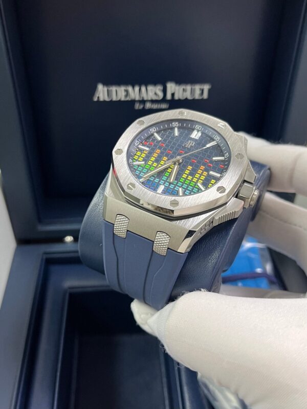 Royal Oak Offshore Selfwinding - Music Edition (Ref# 15600TI.OO.A343CA.01) - Image 6