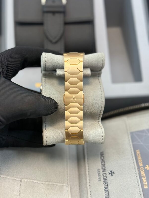 Vacheron Constantin Historiques 222 4200H/222J-B935 37 mm Yellow Gold - Image 3