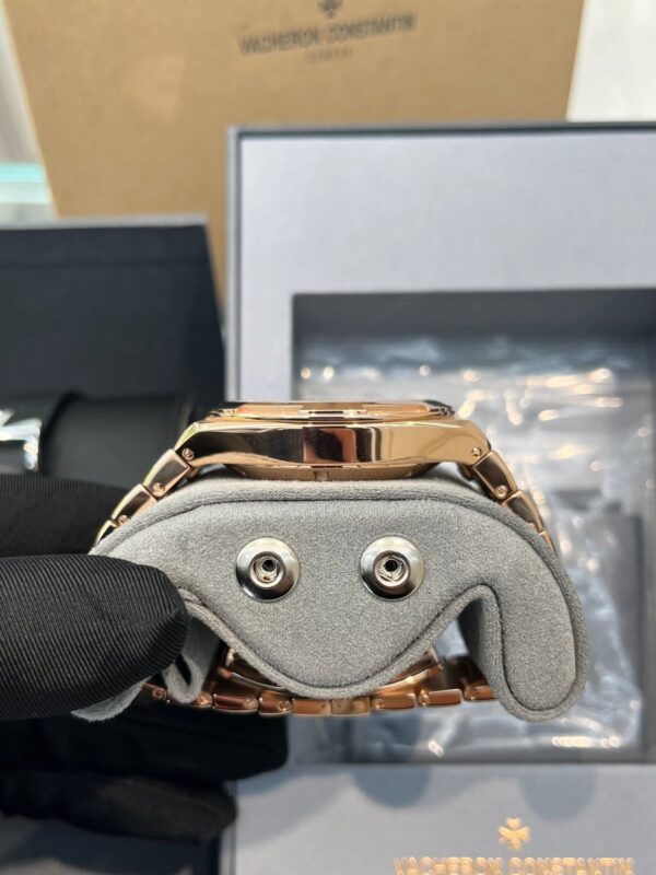 Vacheron Constantin Overseas Chronograph Rose Gold Green Dial 5520V/210R-B966 - Image 6