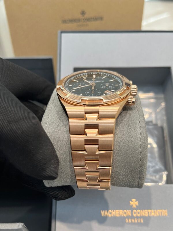 Vacheron Constantin Overseas Chronograph Rose Gold Green Dial 5520V/210R-B966 - Image 2