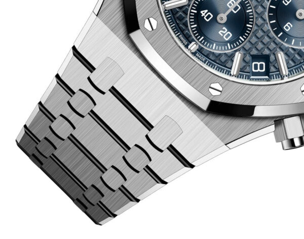Audemars Piguet ROYAL OAK “50TH ANNIVERSARY” STEEL BRACELET BLUE DIAL 26240ST.OO.1320ST.01 - Image 9