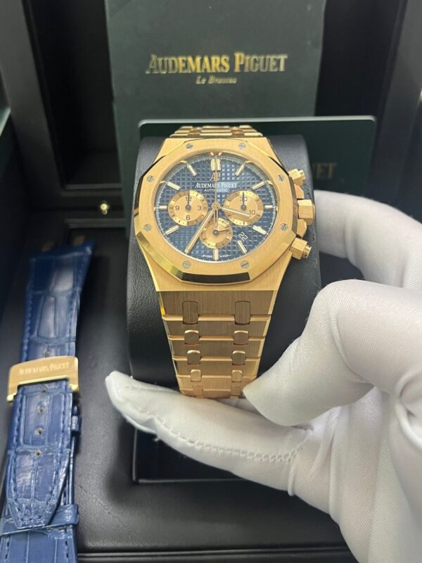 Audemars Piguet Royal Oak Selfwinding Chronograph/ 18k Rose Gold/ Blue Dial/ Pink Sub-Dials (26331OR.OO.D315CR.01) - Image 2