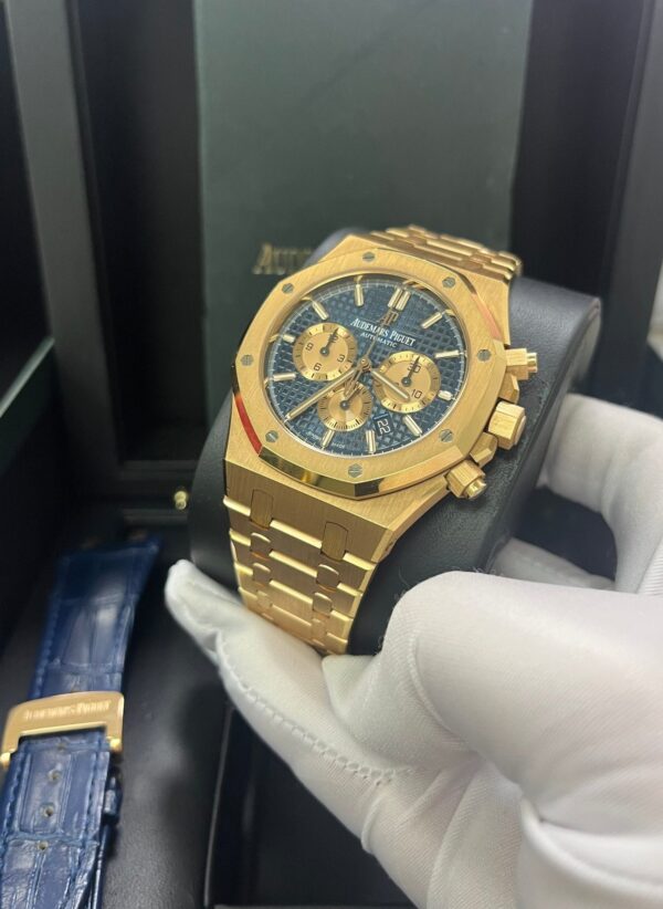 Audemars Piguet Royal Oak Selfwinding Chronograph/ 18k Rose Gold/ Blue Dial/ Pink Sub-Dials (26331OR.OO.D315CR.01) - Image 10