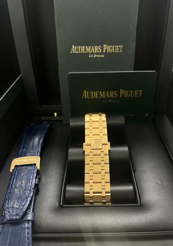 Audemars Piguet Royal Oak Selfwinding Chronograph/ 18k Rose Gold/ Blue Dial/ Pink Sub-Dials (26331OR.OO.D315CR.01) - Image 7