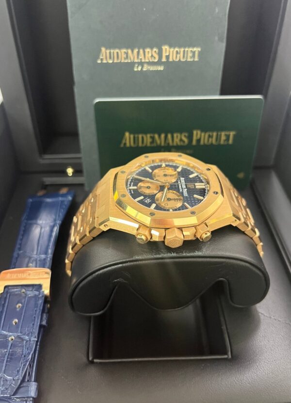 Audemars Piguet Royal Oak Selfwinding Chronograph/ 18k Rose Gold/ Blue Dial/ Pink Sub-Dials (26331OR.OO.D315CR.01) - Image 8