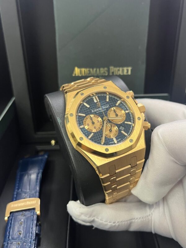 Audemars Piguet Royal Oak Selfwinding Chronograph/ 18k Rose Gold/ Blue Dial/ Pink Sub-Dials (26331OR.OO.D315CR.01) - Image 11