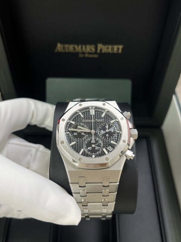 Audemars Piguet ROYAL OAK SELFWINDING CHRONOGRAPH “50TH ANNIVERSARY” STEEL BRACELET BLACK DIAL (Ref # 26240ST.OO.1320ST.02) - Image 4