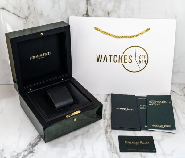 Audemars Piguet ROYAL OAK SELFWINDING CHRONOGRAPH “50TH ANNIVERSARY” STEEL BRACELET GREEN DIAL (Ref # 26240ST.OO.1320ST.04) - Image 9