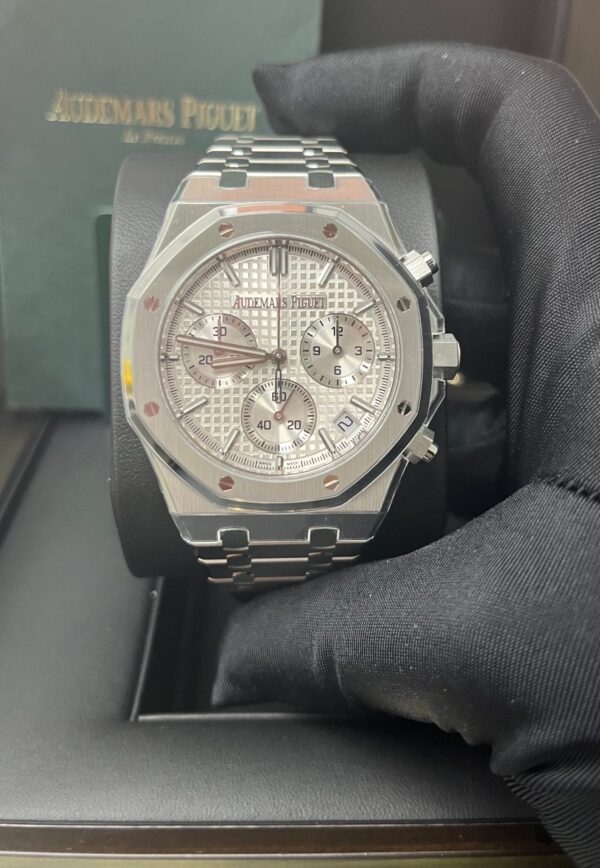 Audemars Piguet ROYAL OAK SELFWINDING CHRONOGRAPH “50TH ANNIVERSARY” STEEL BRACELET WHITE DIAL (Ref # 26240ST.OO.1320ST.03) - Image 8