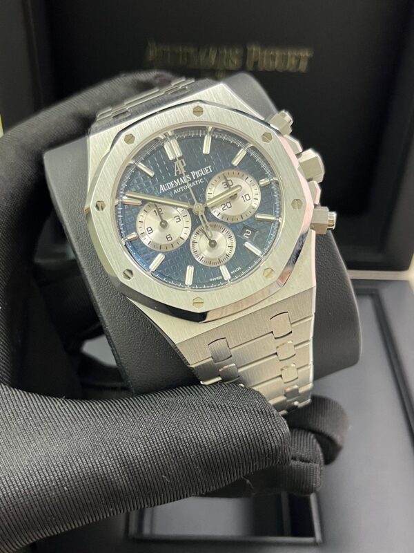 Audemars Piguet Royal Oak Selfwinding Chronograph/ Stainless Steel/ Blue Dial/ Silver Sub-Dials (Ref#26331ST.OO.1220ST.01) - Image 4