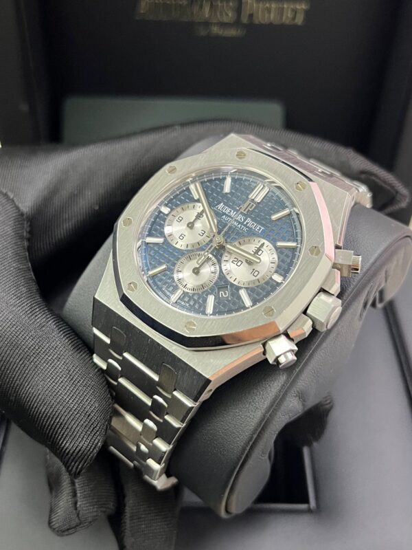 Audemars Piguet Royal Oak Selfwinding Chronograph/ Stainless Steel/ Blue Dial/ Silver Sub-Dials (Ref#26331ST.OO.1220ST.01) - Image 3