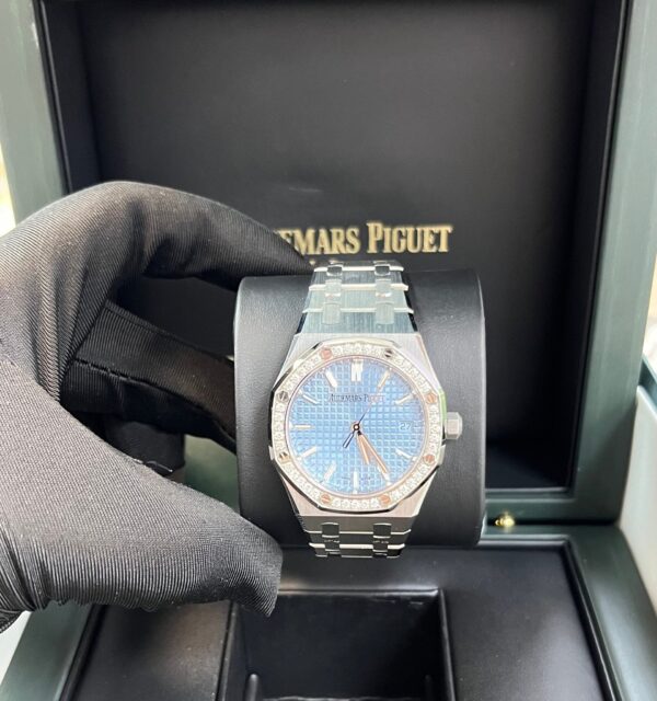 Audemars Piguet Royal Oak Selfwinding Ice Blue Dial 77451ST.ZZ.1361ST.03 - Image 8