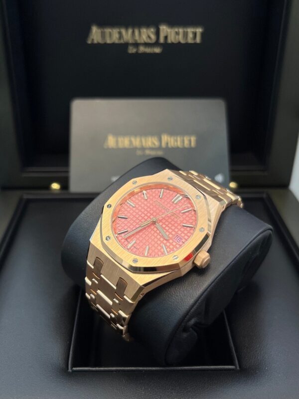 Audemars Piguet Royal Oak Selfwinding Rose Gold Pink Dial 34mm Royal Oak Selfwinding Ref. 77450OR.OO.1361OR.01 - Image 9