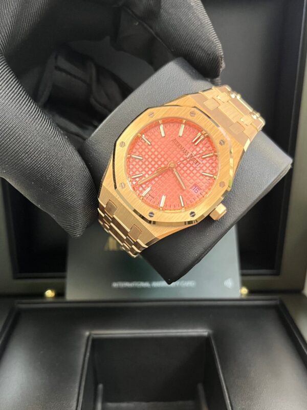 Audemars Piguet Royal Oak Selfwinding Rose Gold Pink Dial 34mm Royal Oak Selfwinding Ref. 77450OR.OO.1361OR.01 - Image 3