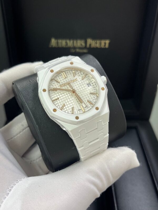 Audemars Piguet Royal Oak Selfwinding White Ceramic 77350CB.OO.1266CB.01 - Image 6