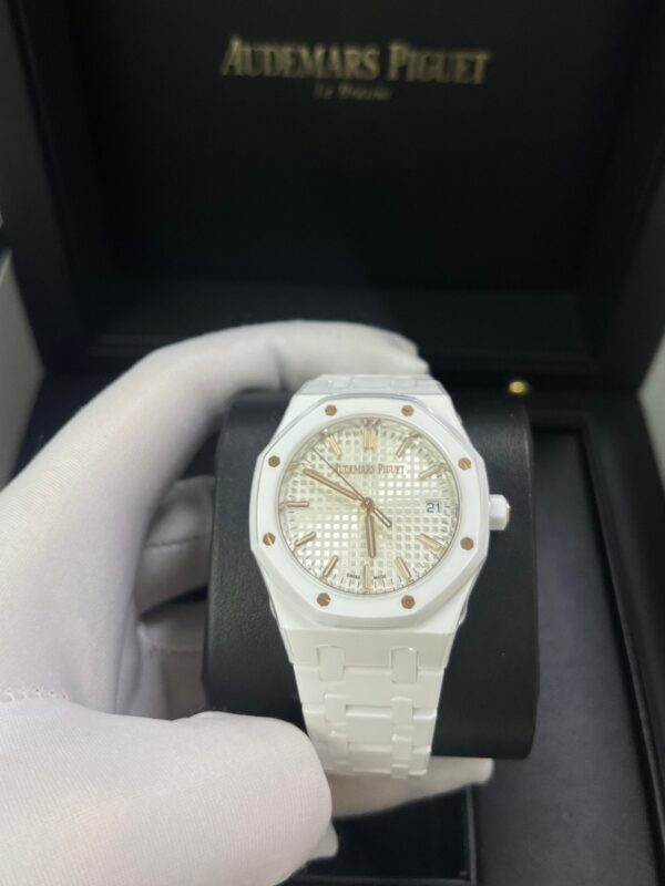 Audemars Piguet Royal Oak Selfwinding White Ceramic 77350CB.OO.1266CB.01 - Image 14