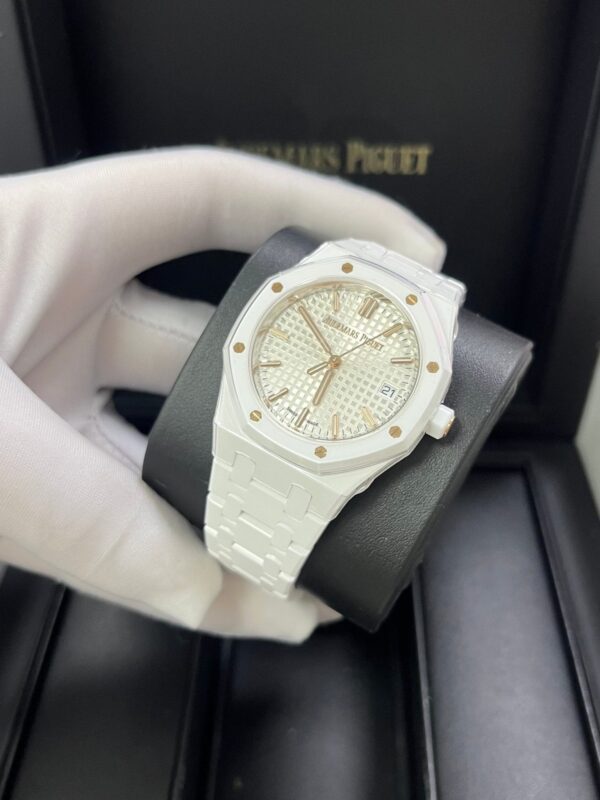 Audemars Piguet Royal Oak Selfwinding White Ceramic 77350CB.OO.1266CB.01 - Image 4