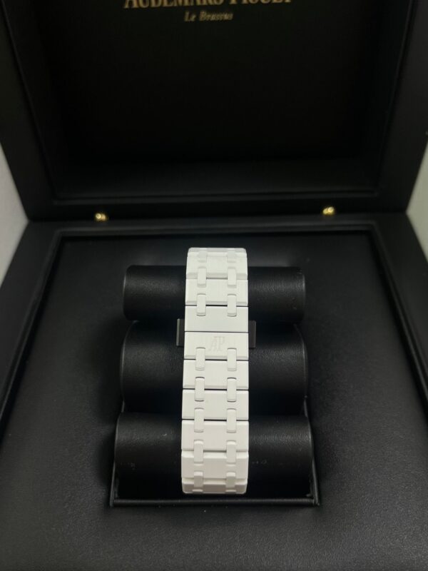 Audemars Piguet Royal Oak Selfwinding White Ceramic 77350CB.OO.1266CB.01 - Image 9
