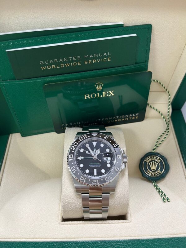 GMT-Master II Black Grey Bezel Oyster Bracelet "Bruce Wayne" 126710GRNR - Image 10
