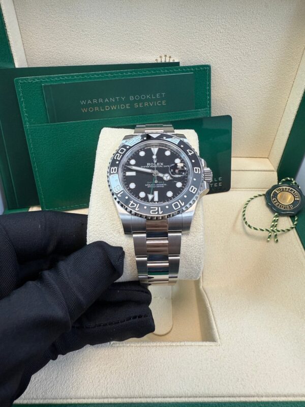 GMT-Master II Black Grey Bezel Oyster Bracelet "Bruce Wayne" 126710GRNR - Image 9