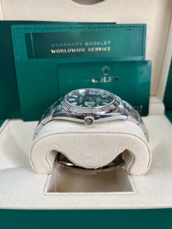 Rolex Datejust Oyster 41 mm Oystersteel Mint Green Dial Fluted Bezel Oyster Bracelet (Reference # 126334) - Image 7