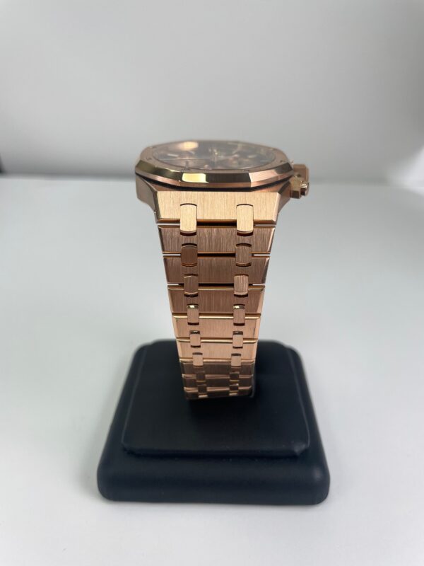 Audemars Piguet Royal Oak Selfwinding Chronograph/ 18K Rose Gold/ Brown Dial/ Rose Gold Sub-Dials (Ref#26331OR.OO.1220OR.02) - Image 8